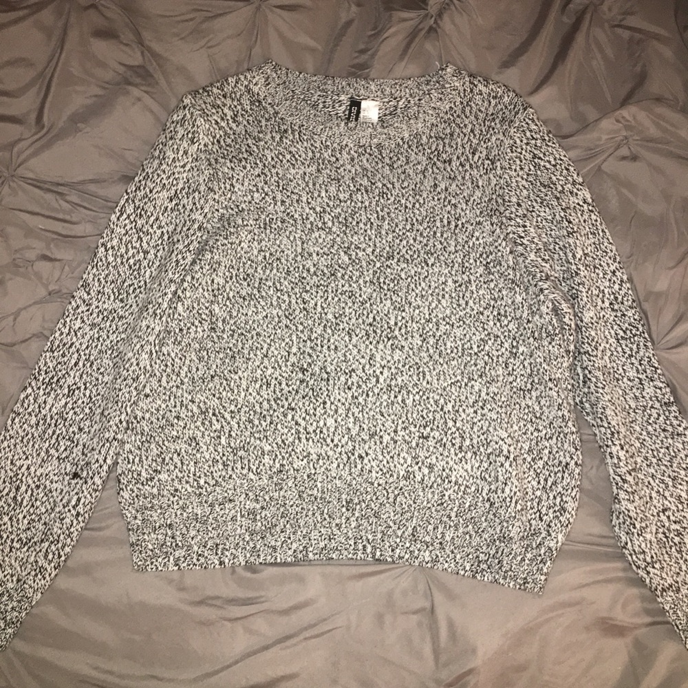 Black and White H&M Cropped Sweater